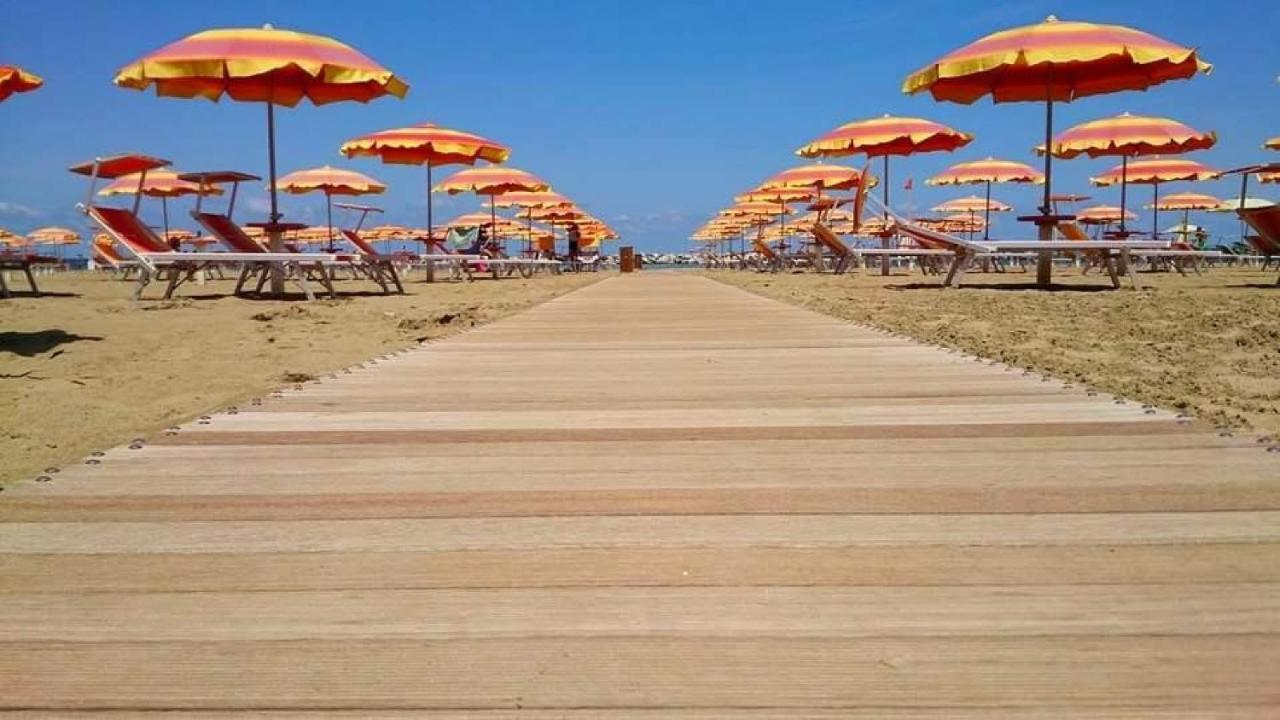 Hotel Argo Римини Экстерьер фото