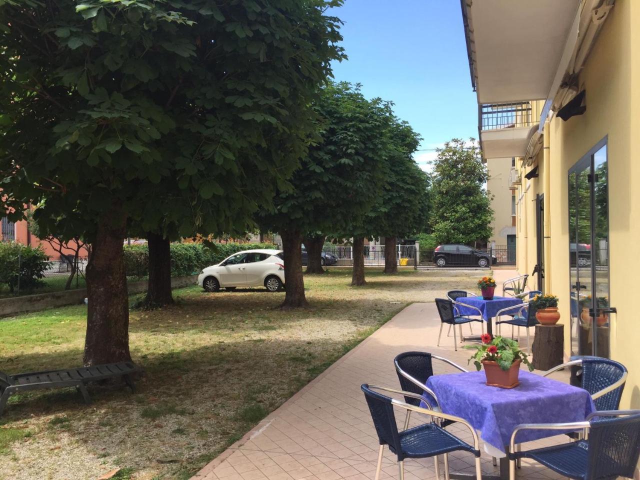 Hotel Argo Римини Экстерьер фото