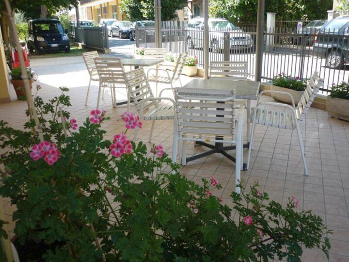 Hotel Argo Римини Экстерьер фото